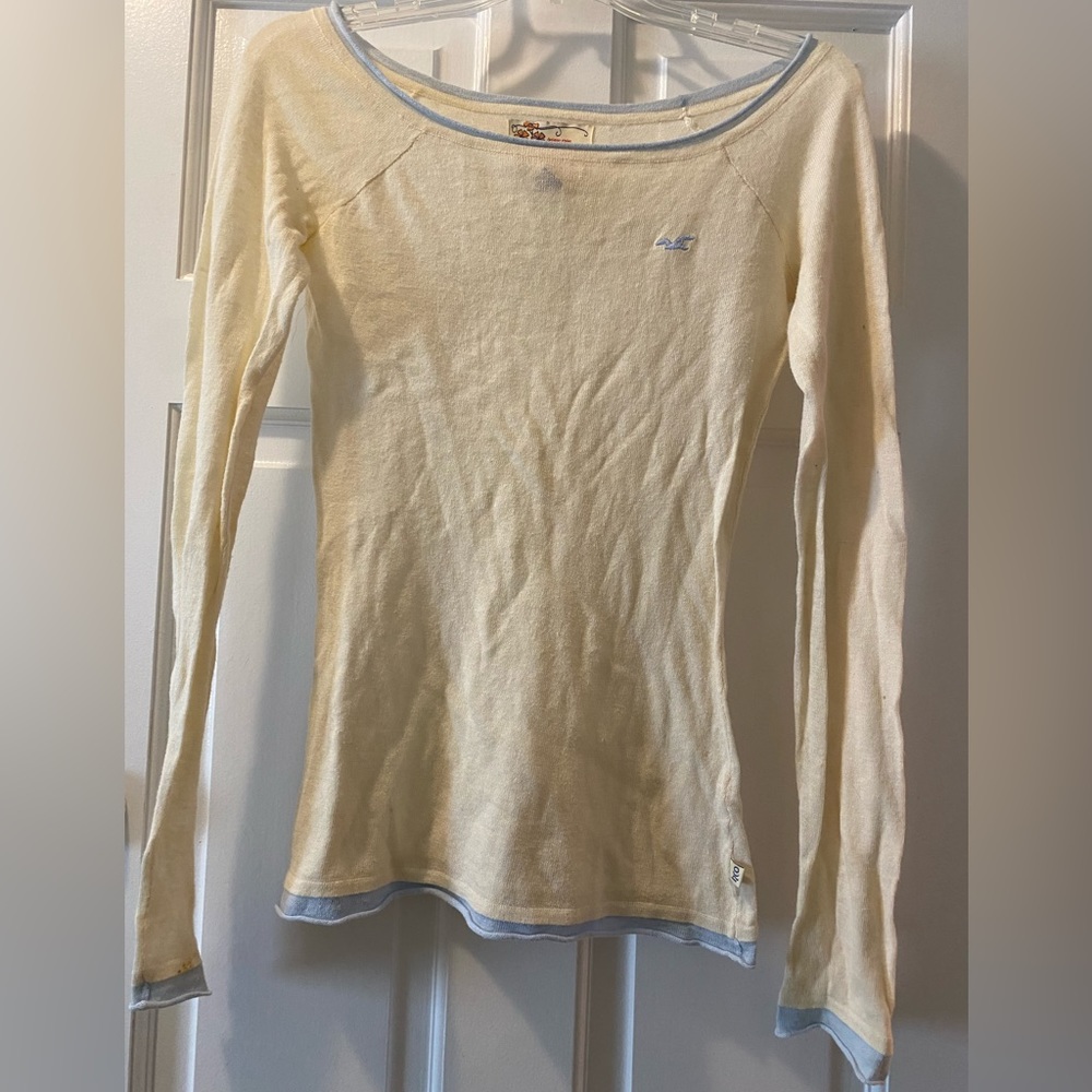 Hollister Light Yellow Sweater with Light Blue Details